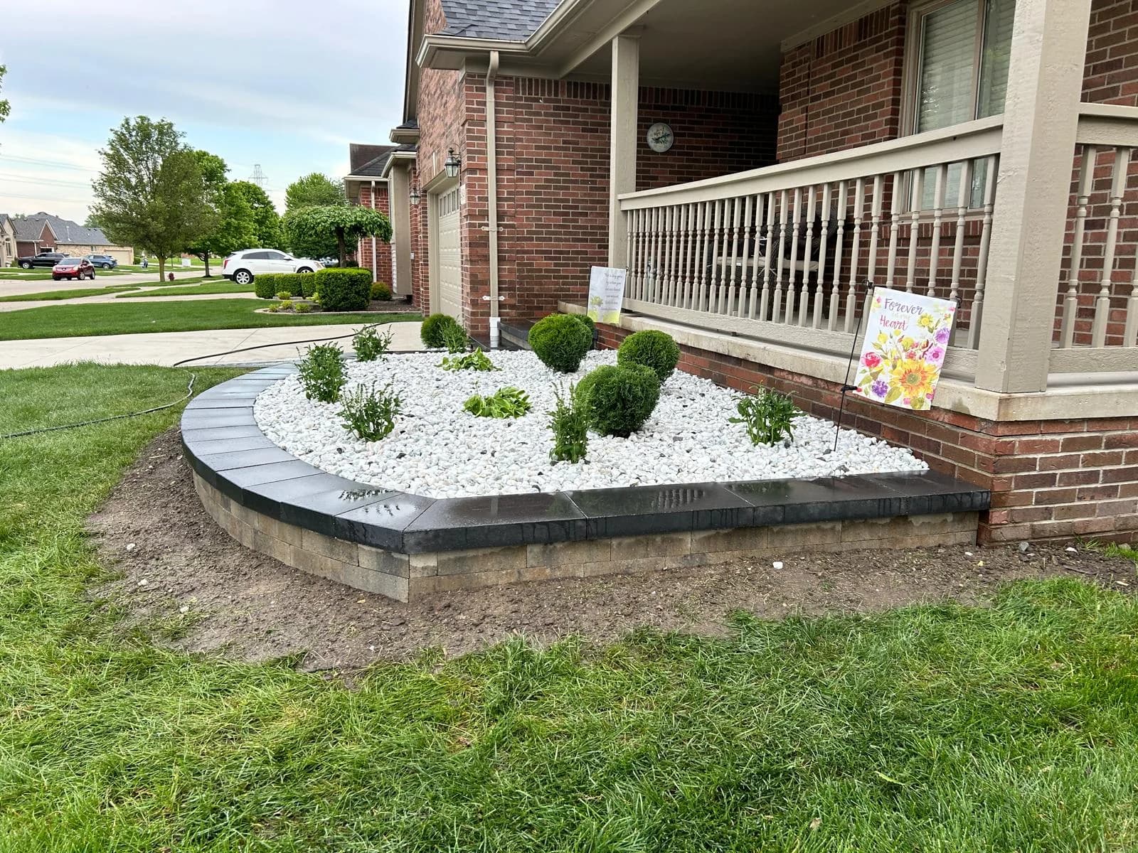 Landscape lighting accent features