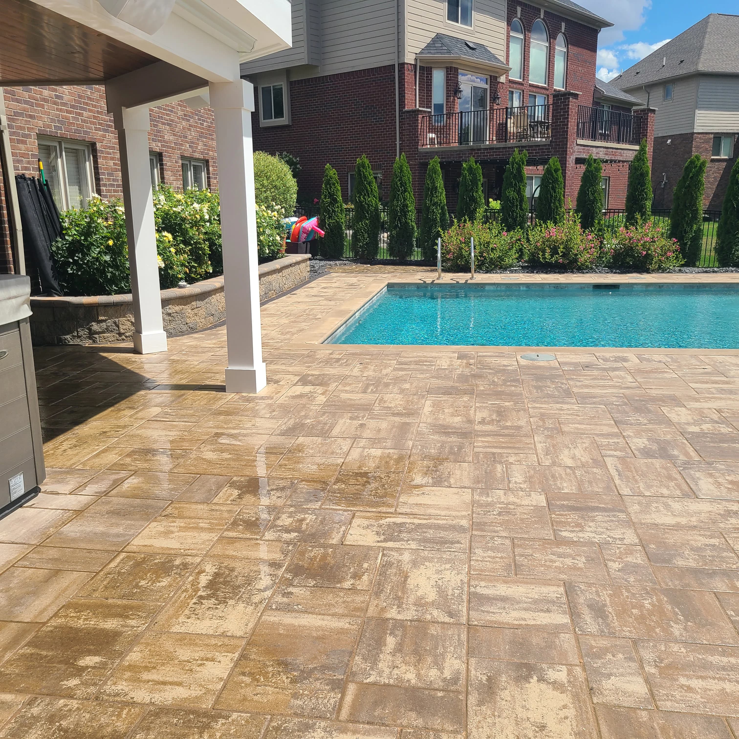 Spring landscape clean-up and maintenance