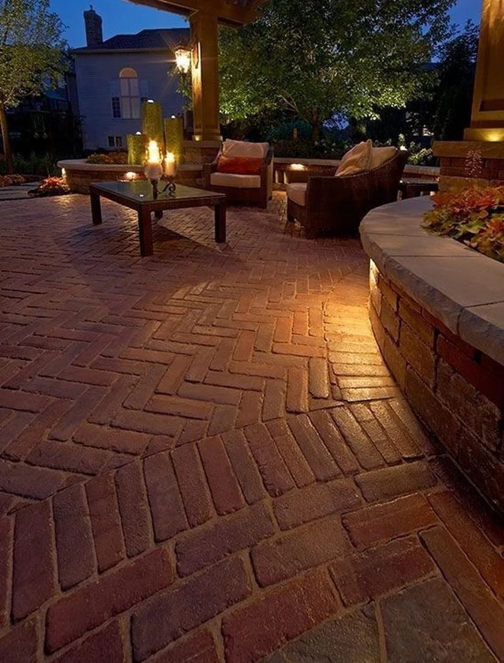 Outdoor landscape lighting installation Michigan